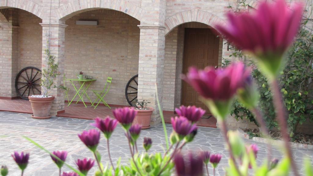 Bed And Breakfast Aratro & Rosmarino Civitanova Marche Extérieur photo