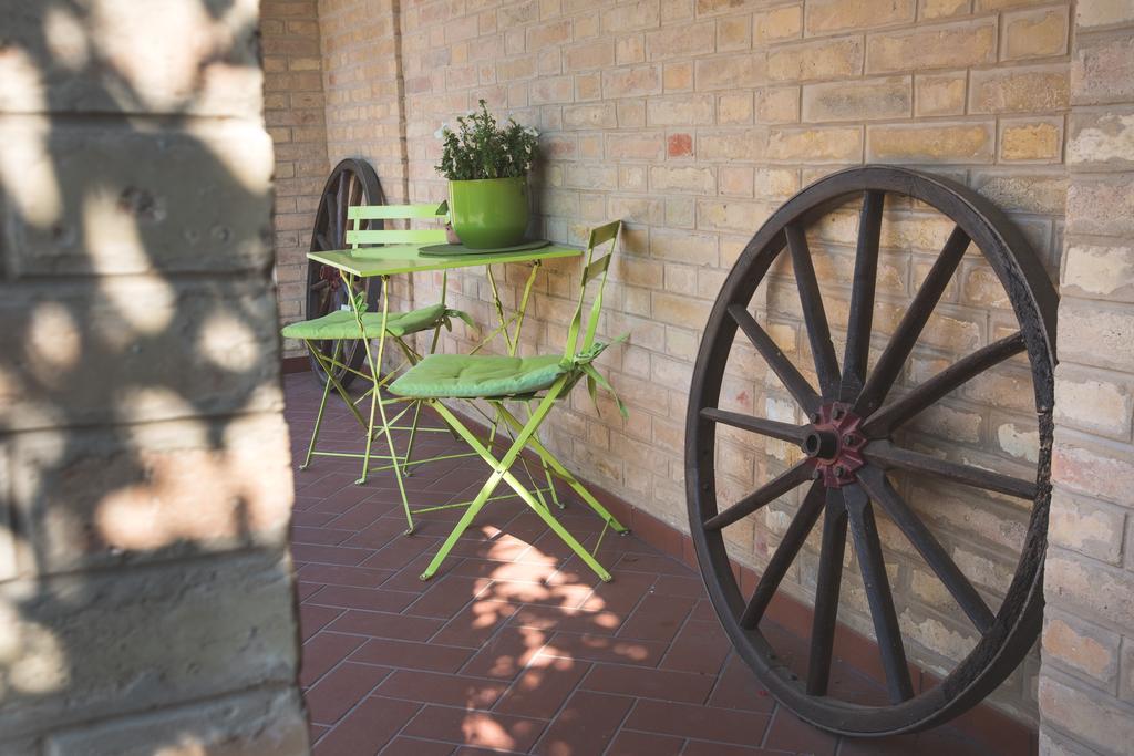 Bed And Breakfast Aratro & Rosmarino Civitanova Marche Extérieur photo