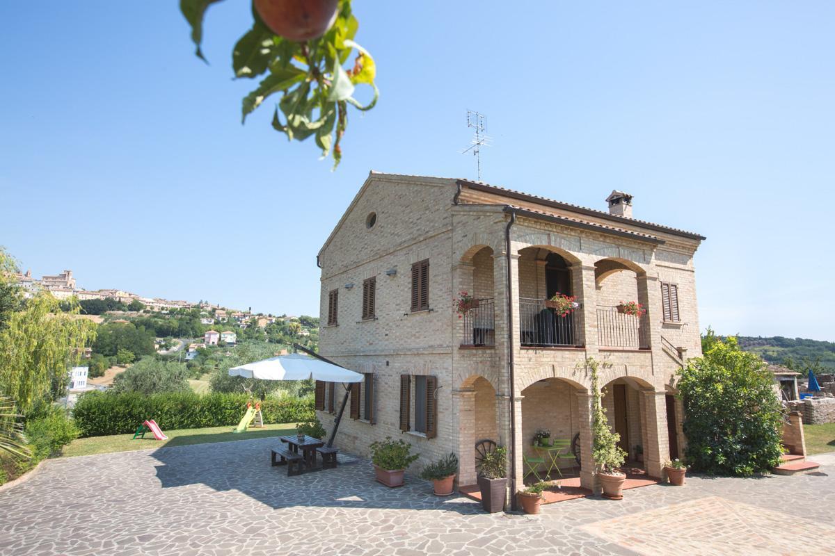 Bed And Breakfast Aratro & Rosmarino Civitanova Marche Extérieur photo